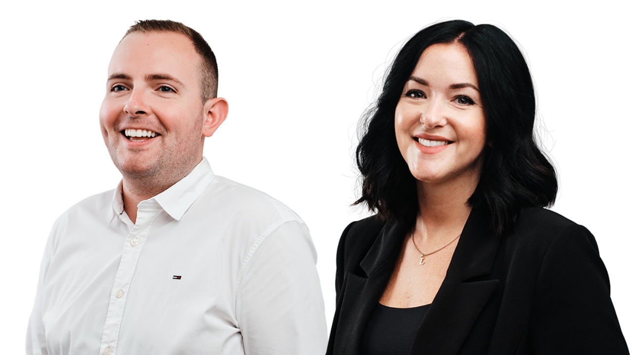 Oak Duo Recognised for Dedication to Client Services